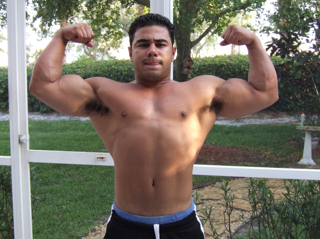 Elite strength training and muscle building